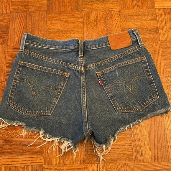 Levi’s 501 cut off shorts size 27 - Picture 6 of 6